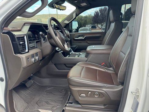 Used 2024 GMC Sierra 3500 Denali w/ Denali Reserve Package image 10