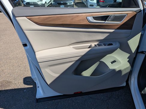 New 2025 Volkswagen Atlas SE image 9