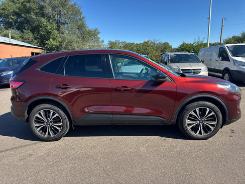 Used 2021 Ford Escape SE w/ SE Sport Appearance Package image 4