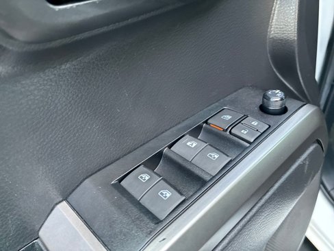 Used 2022 Toyota Tacoma SR5 w/ Technology Package image 12