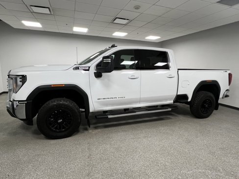 Used 2024 GMC Sierra 3500 SLE w/ SLE Convenience Package image 7