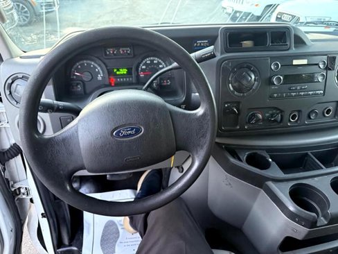 Used 2014 Ford E-150 and Econoline 150 w/ Power Group image 14