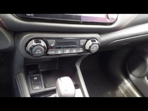 Used 2024 Nissan Kicks SR w/ SR Premium Package image 18