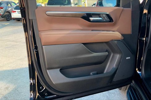 New 2026 Chevrolet Suburban High Country w/ Sun And Tow Package image 10