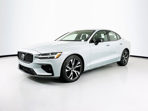Used 2025 Volvo S60 B5 Plus image 3
