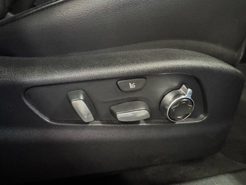 Used 2019 Cadillac XT4 Premium Luxury image 14