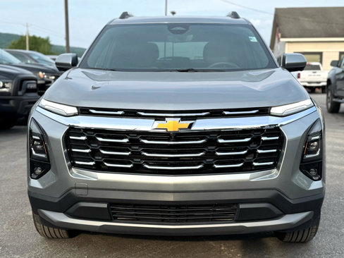 Used 2025 Chevrolet Equinox LT w/ Convenience Package II image 2