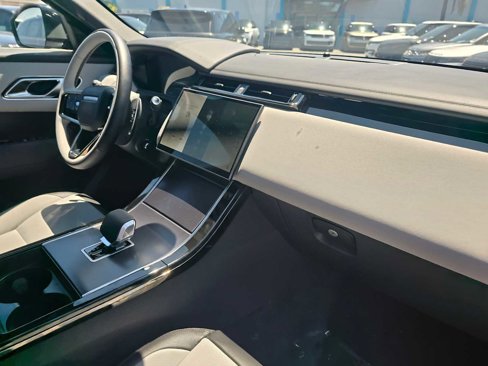 Used 2026 Land Rover Range Rover Velar Dynamic SE image 12