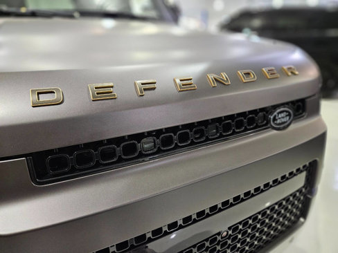 Used 2025 Land Rover Defender 110 image 88