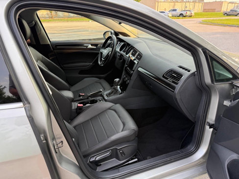 Used 2015 Volkswagen Golf TDI SEL image 22