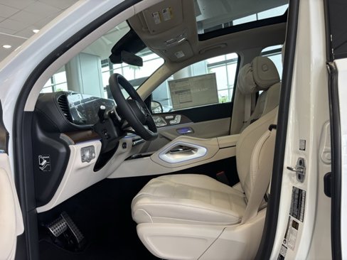 New 2026 Mercedes-Benz GLS 450 4MATIC image 12