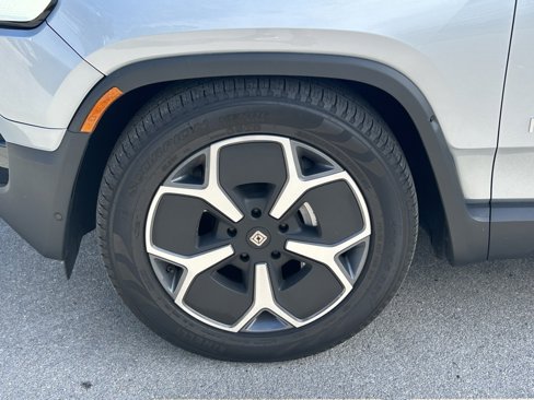 Used 2024 Rivian R1S Adventure image 11