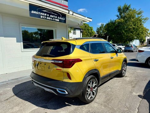 Used 2022 Kia Seltos SX w/ Sunroof Package image 11