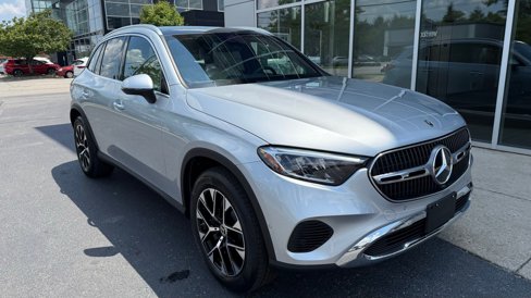 Used 2025 Mercedes-Benz GLC 350e 4MATIC image 10