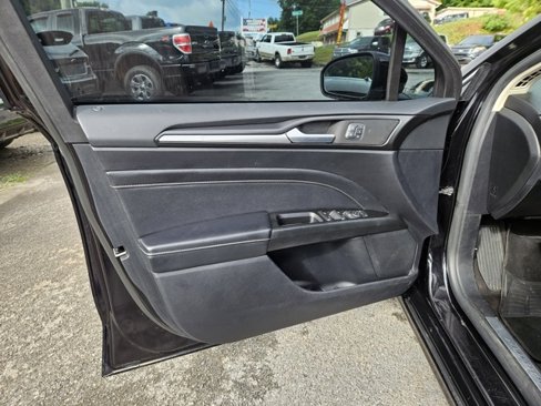 Used 2020 Ford Fusion Titanium image 8