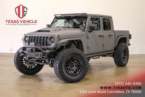 Used 2025 Jeep Gladiator Sport image 1