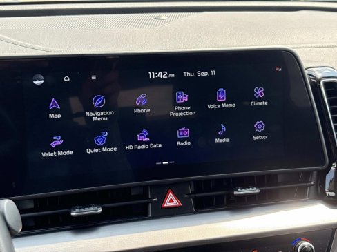 Used 2025 Kia Sportage EX image 29