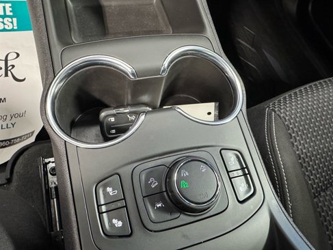 Used 2022 GMC Terrain SLE w/ Driver Convenience Package image 18