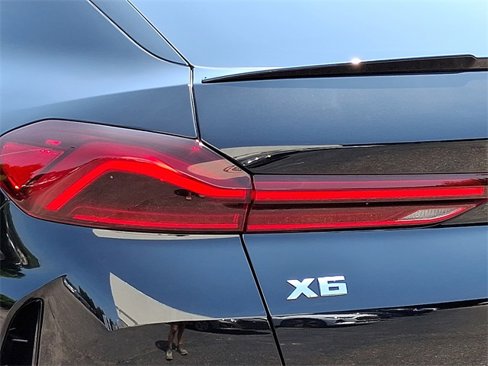 Used 2025 BMW X6 M60i image 10