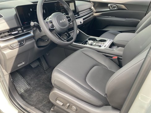 New 2026 Kia Carnival SX image 16