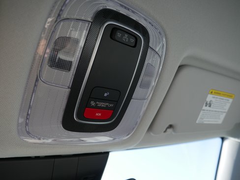 Certified 2025 Hyundai Kona SEL image 32