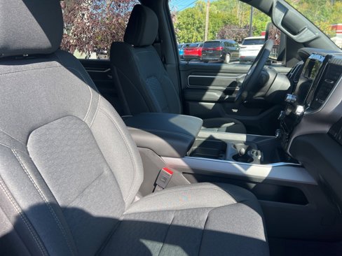 New 2026 RAM 1500 4x4 Crew Cab image 13