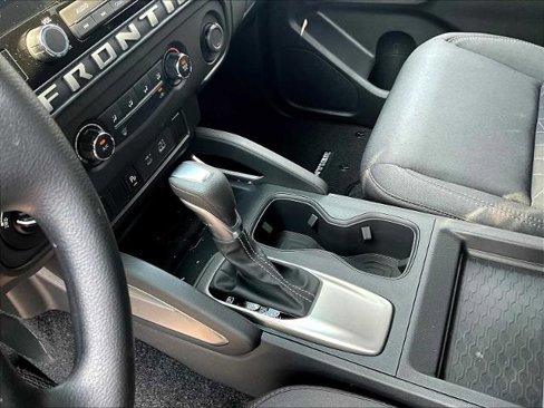 Certified 2025 Nissan Frontier SV image 20
