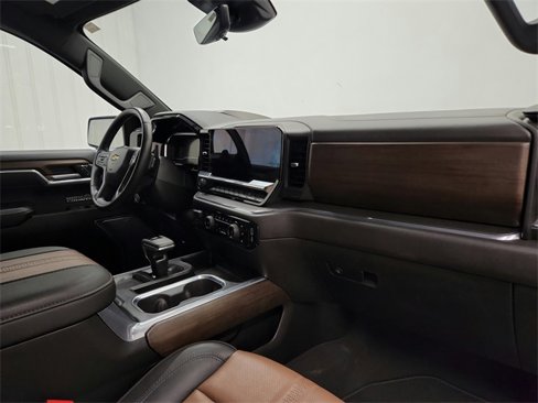 Used 2025 Chevrolet Silverado 1500 High Country w/ Technology Package image 29