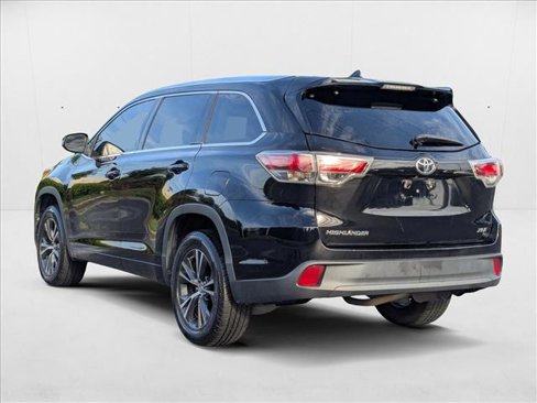 Used 2016 Toyota Highlander XLE image 8