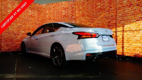 Used 2023 Nissan Altima 2.5 SR w/ SR Premium Package image 5