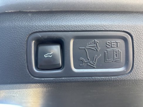 Used 2023 Ford Expedition Limited image 9