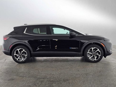 New 2026 Chevrolet Equinox EV LT image 2