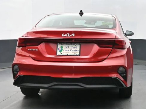 Used 2024 Kia Forte LXS image 8