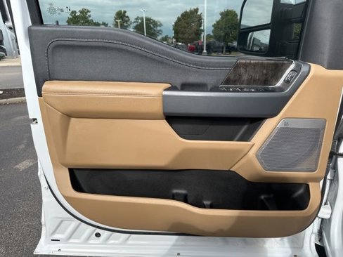 Certified 2024 Ford F250 Lariat w/ Chrome Package image 27