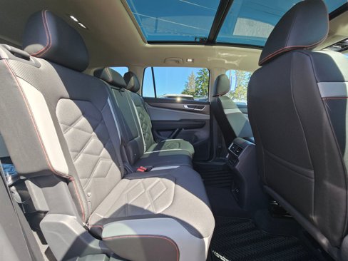 New 2025 Volkswagen Atlas Peak Edition SE image 28
