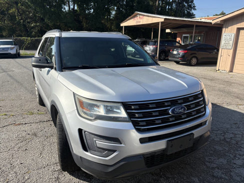 Used 2017 Ford Explorer FWD image 1