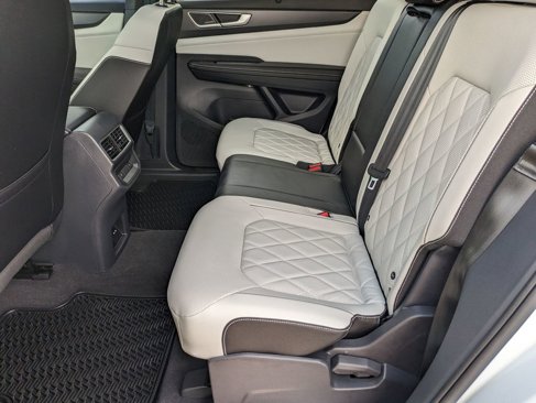 Used 2025 Volkswagen Atlas Cross Sport SEL Premium R-Line image 28