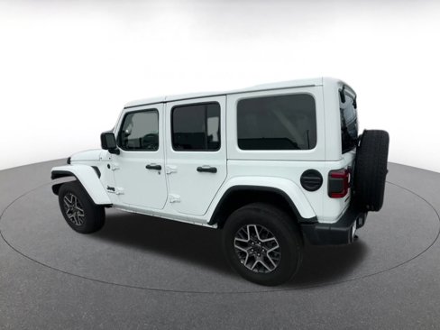 Used 2025 Jeep Wrangler Sahara image 10