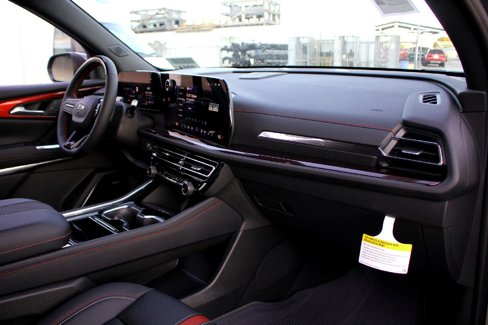 New 2026 Chevrolet Traverse RS image 13