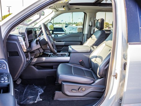 New 2026 Ford F250 Lariat w/ Black Appearance Package image 29