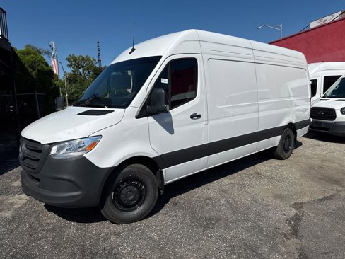 Used 2025 Mercedes-Benz Sprinter 2500 image 2