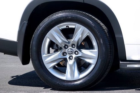 Used 2016 Toyota Highlander Limited image 18