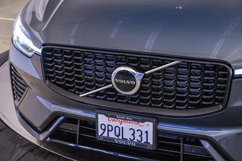Certified 2025 Volvo XC60 B5 Core w/ Protection Package Premier image 7