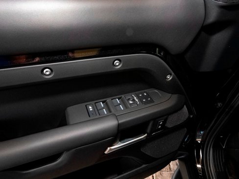 New 2025 Land Rover Defender 110 S image 35