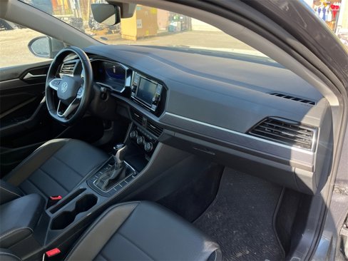 Used 2023 Volkswagen Jetta SE image 16