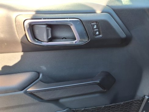 New 2025 Ford Bronco Outer Banks w/ Sasquatch Package image 13