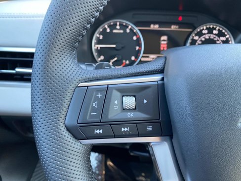 New 2025 Mitsubishi Outlander SE image 13