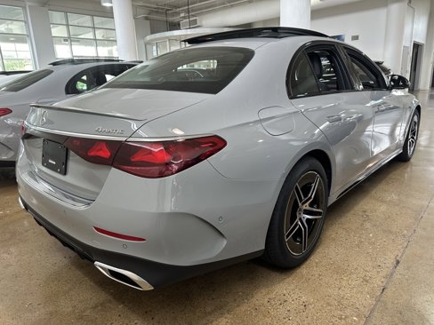 New 2026 Mercedes-Benz E 350 4MATIC Sedan image 8