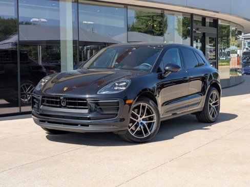 Certified 2025 Porsche Macan image 1