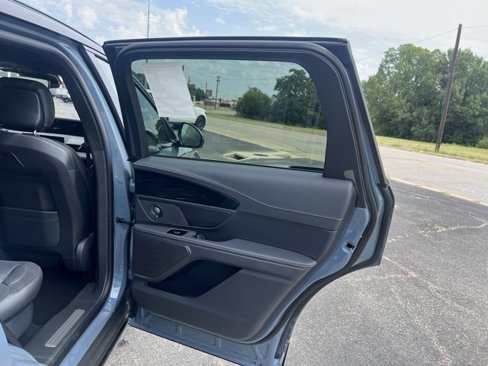 New 2025 Lincoln Nautilus Reserve w/ Jet Appearance Package image 12